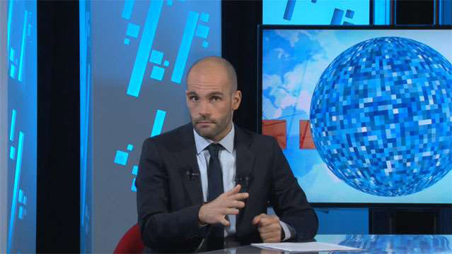 Philippe-Gattet-La-voiture-electrique-en-panne-de-standard-1543