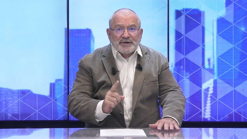 Francois-Silva-Management-&-Avenir-une-revue-pour-comprendre-(et-participer)-a-l-emergence-d-un-nouveau-monde-.-du-travail-306351680.jpg