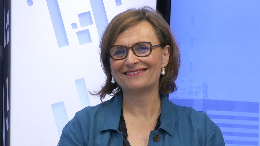 Valentina-Carbone-Influencer-le-reel-par-des-fictions-theoriques-306351483.jpg