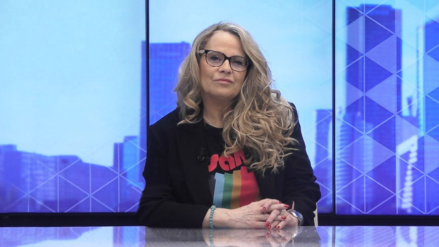 Virginie-Martin-De-l-intime-au-collectif-le-defi-democratique-306352469.jpg